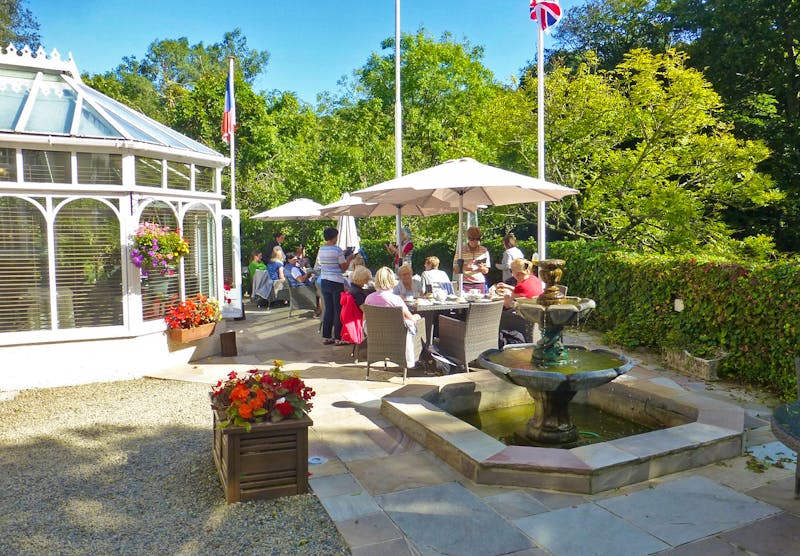 Teepause im Chateau La Chaire auf Jersey - ©Kristin Weigel - Eberhardt TRAVEL