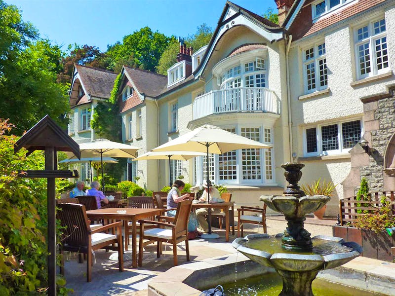 Teatime in Rozel am Chateau la Chaire - ©Kristin Weigel - Eberhardt TRAVEL