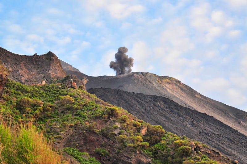 Kleine Eruption am Vulkan Stromboli - ©Martin Büchner - Eberhardt TRAVEL