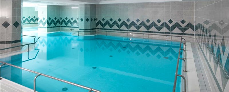 Jachymov - Hotel Radium Palace Spa & Wellness - Schwimmbecken – ©AXXOS HOTELS & RESORTS, s.r.o.