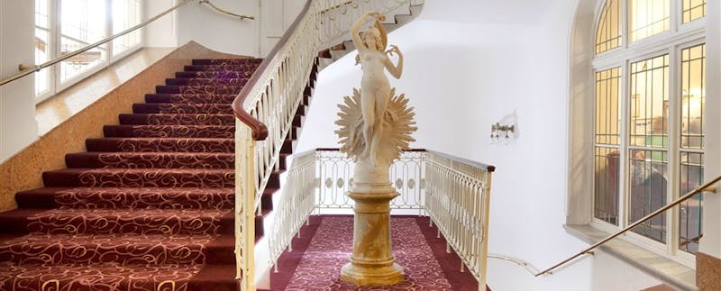 Jachymov - Hotel Radium Palace Spa & Wellness - Treppenhaus – ©AXXOS HOTELS & RESORTS, s.r.o.