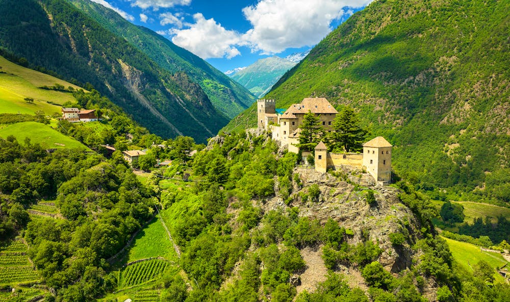 Reinhold Messners Schloss Juval im Schnalstal &ndash; &copy; Uwe - stock.adobe.com