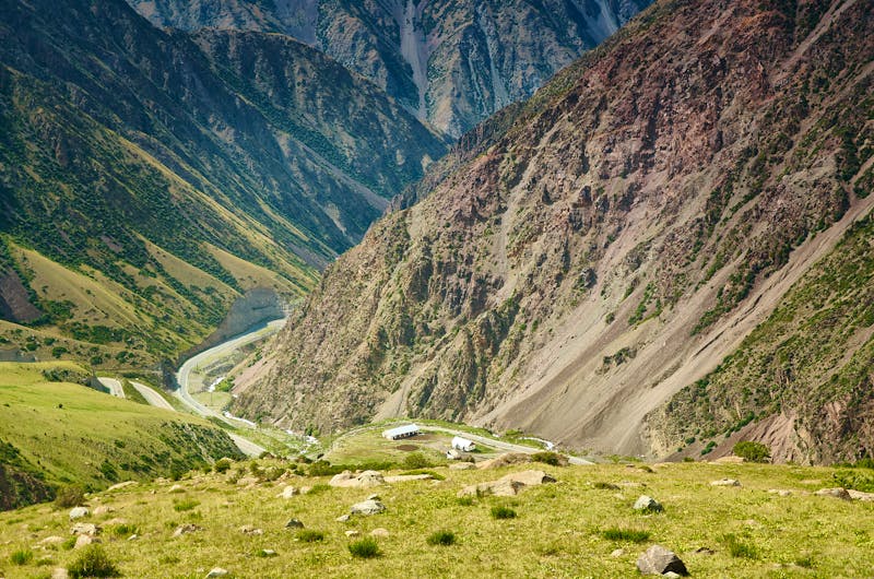 Too-Ashuu-Pass in Kirgistan - &copy;Fanfo - stock.adobe.com