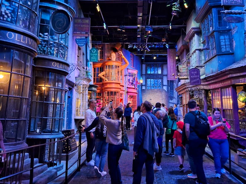 Winkelgasse in den Warner Bros. Filmstudios - ©Heike Jack - Eberhardt TRAVEL