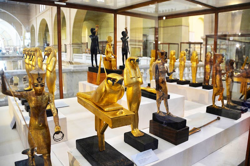 Goldene Ausstellungsstücke im Ägyptischen Museum in Kairo - ©Gina Egenolf - Eberhardt TRAVEL