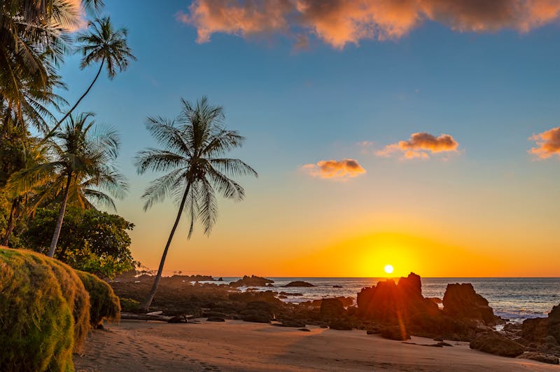 Sonnenuntergang am Strand vom Nationalpark Corcovado in Costa Rica - © SEBASTIEN LECOCQ - stock.adobe.com