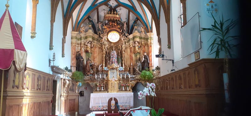 Pilgerdorf Andocs bei Tab - Marien-Statue, die jedes Jahr neu angekleidet wird - ©Kerstin Hugel (Eberhardt TRAVEL)