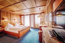 Dorfhotel Glücksschmiede – © Doppelzimmer vintage Daniel Roos (21)