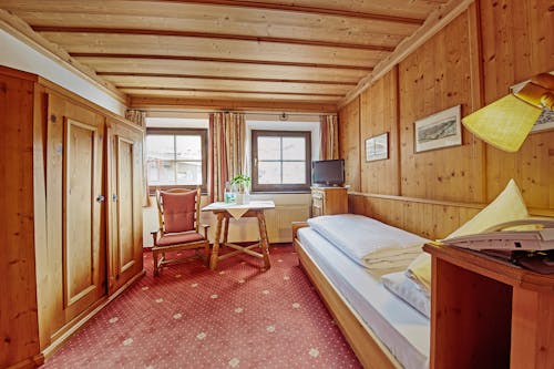 Dorfhotel Glücksschmiede &ndash; &copy; Einzelzimmer Daniel Roos (8)