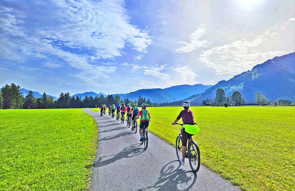 Radtour in Richtung Kössen &ndash; &copy; Sophia Bär - Eberhardt TRAVEL