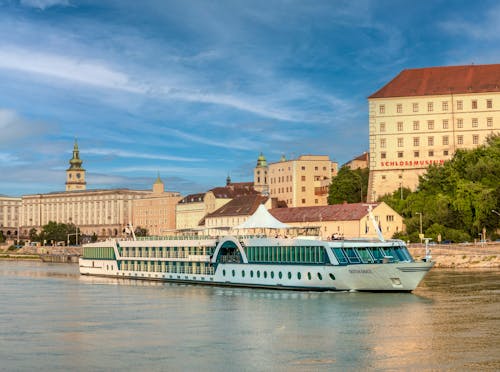 MS Dutch Grace &ndash; &copy; Dutch Cruise Line