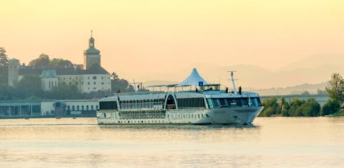 MS Dutch Grace &ndash; &copy; Dutch Cruise Line