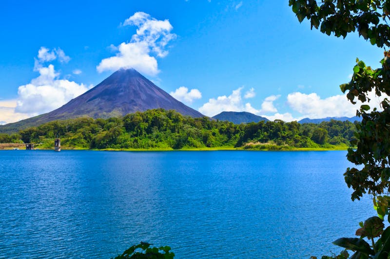 Vulkan Arenal am Arenal-See in Costa Rica - ©lightphoto2 - stock.adobe.com