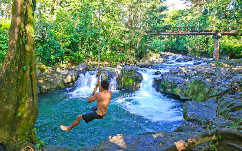 Wanderung zum La Fortuna Wasserfall in Costa Rica - ©Shaun Hunter/Wirestock - stock.adobe.com