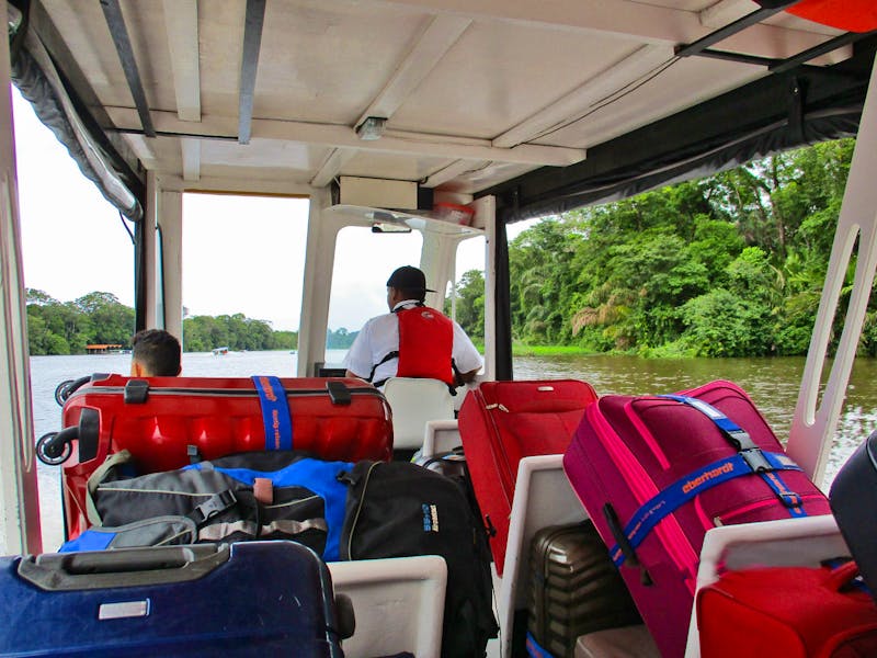 Bootsfahrt und Koffertransport im Tortuguero Nationalpark - ©Constanze Hölig - Eberhardt TRAVEL