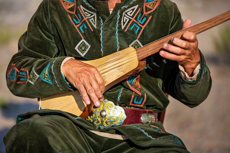 Komuz - traditionelles Instrument in Kirgistan - &copy;MehmetOZB - stock.adobe.com