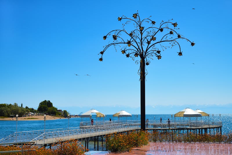 Steg am Issyk-Kul See am Rukh Ordo Kulturzentrum benannt nach Tschingis Aitmatov - &copy;Oleg Znamenskiy - stock.adobe.com