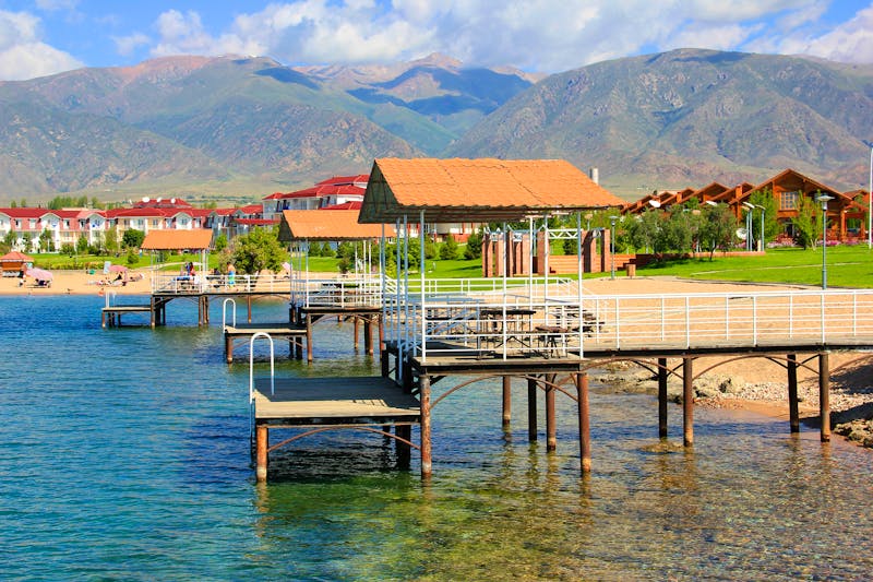 Am Ufer des Issyk Kul Sees - &copy;Nurlan - stock.adobe.com