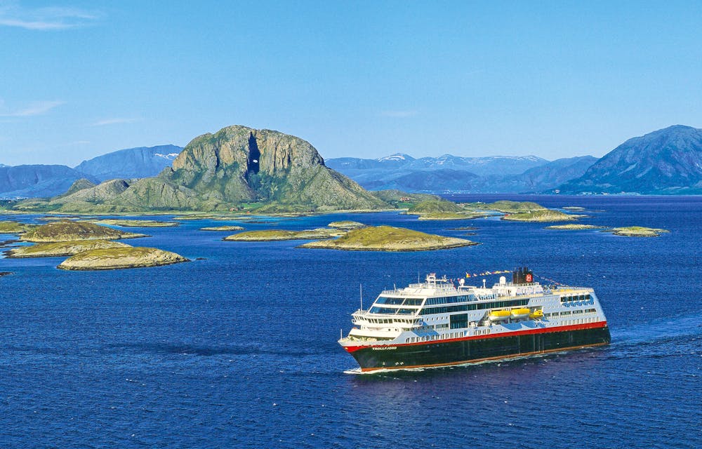 Hurtigruten-Kreuzfahrtschiff MS Trollfjord &ndash; &copy; Hurtigruten