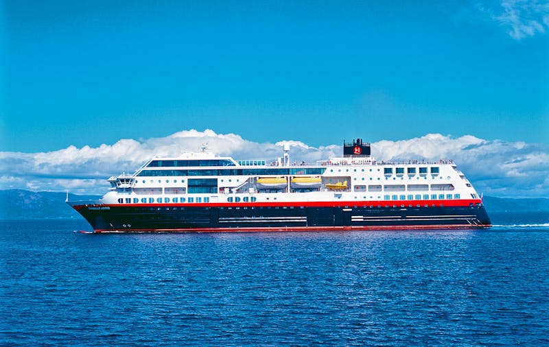 Hurtigruten-Kreuzfahrtschiff MS Trollfjord  - ©H. Weyer - Hurtigruten