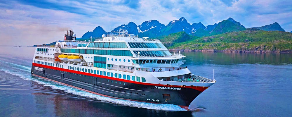 Hurtigruten-Kreuzfahrtschiff MS Trollfjord  – ©  Espen Mills - Hurtigruten