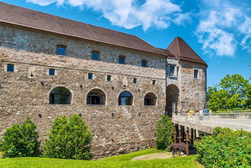 Eingang zur Burg von Ljubljana  - ©Gehkah - stock.adobe.com