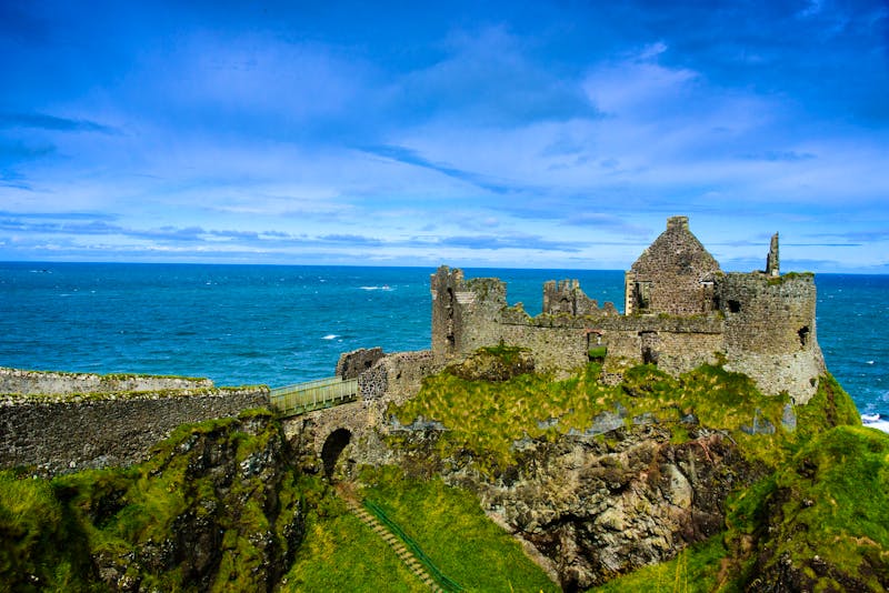 Dunluce Castle in Nordirland - ©Yggdrasill - stock.adobe.com