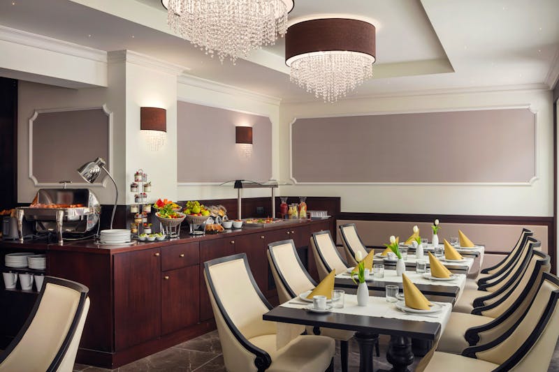 Restaurant – ©All Rights Reserved, No Reproduction without Prior Permission