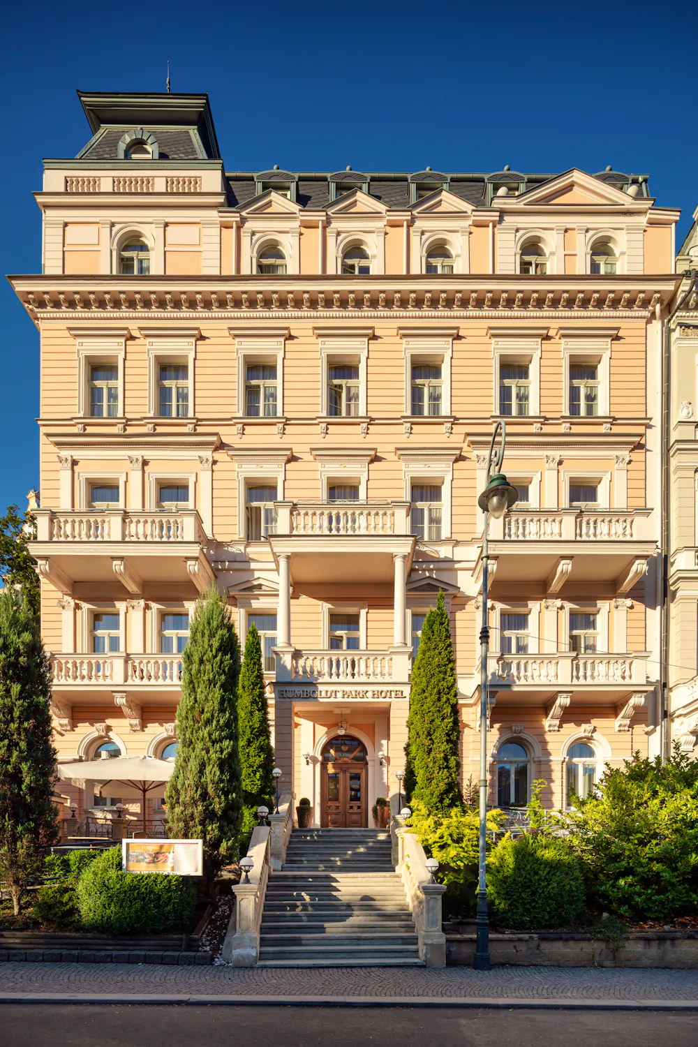 Humboldt Park Hotel & Spa Karlsbad - Außenansicht &ndash; &copy; HOTELIS Spa & Wellness