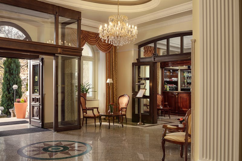 Humboldt Park Hotel & Spa Karlsbad - Eingangsbereich – ©HOTELIS Spa & Wellness