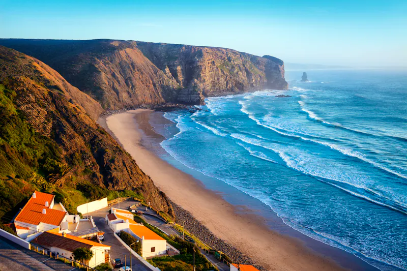 Strand von Arrifana in Portugal - &copy;Friedberg - stock.adobe.com