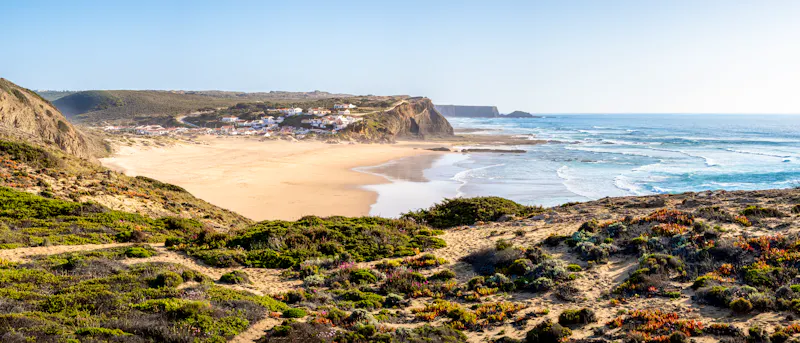 Strand Monte Clerigo in Portugal - &copy;Kris Hoobaer - stock.adobe.com