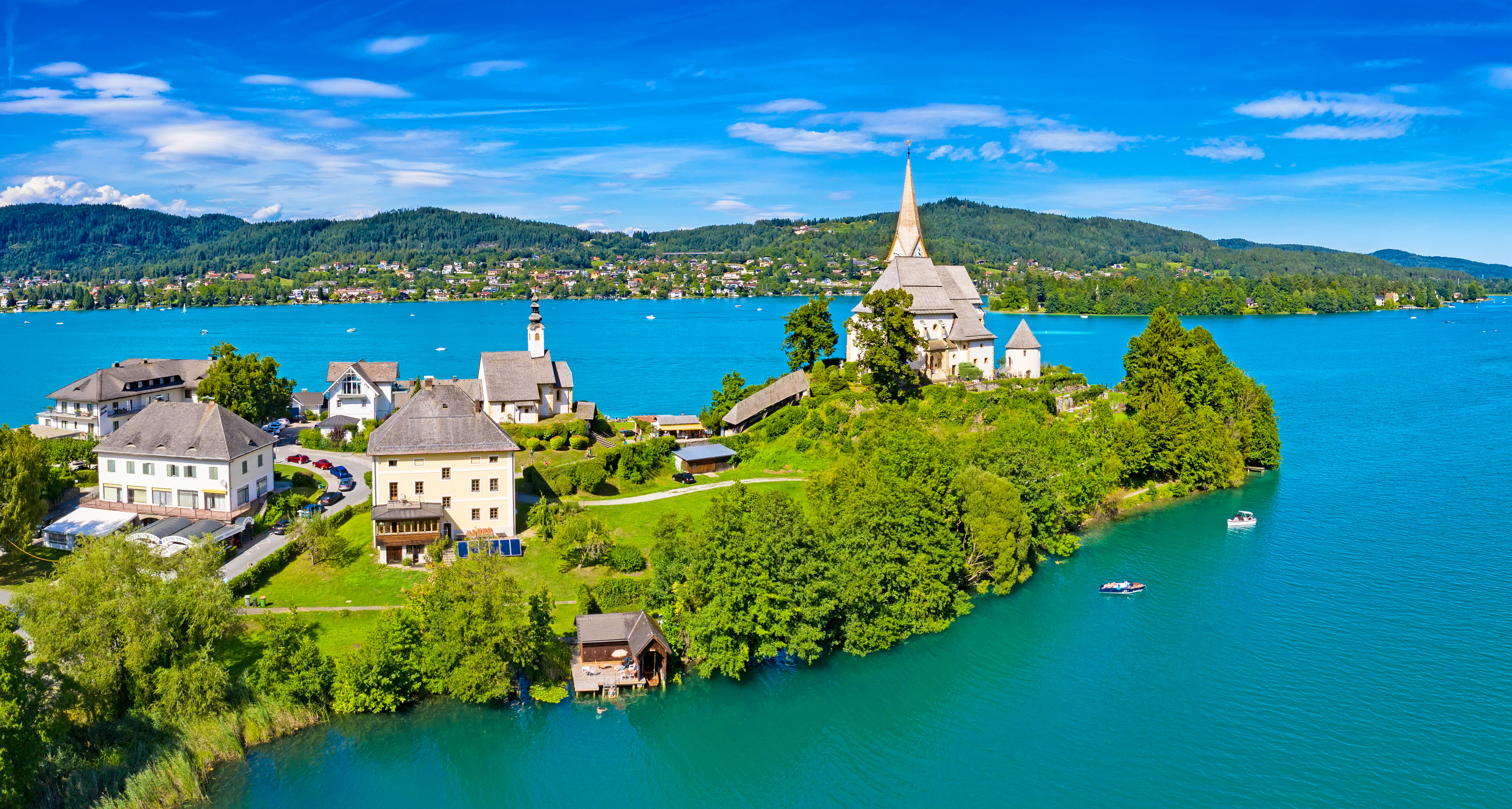 Maria Wörth und Wörthersee bei Klagenfurt  &ndash; &copy; nyul - stock.adobe.com