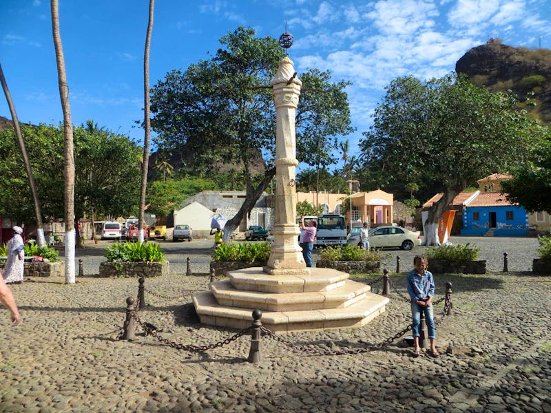 Ehemaliger Sklaven-Pranger in Cidade Velha - Insel Santiago - ©Anna Stiebing (Eberhardt TRAVEL)