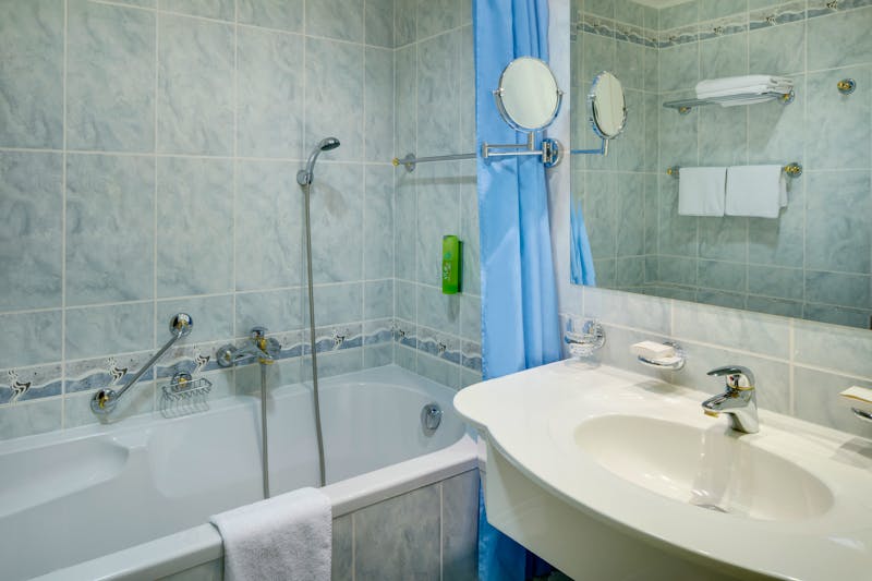 Marienbad - Ensana Health Spa Hotel Pacifik - Zimmerbeispiel Doppelzimmer Superior - Badezimmer – ©Jan Prerovsky