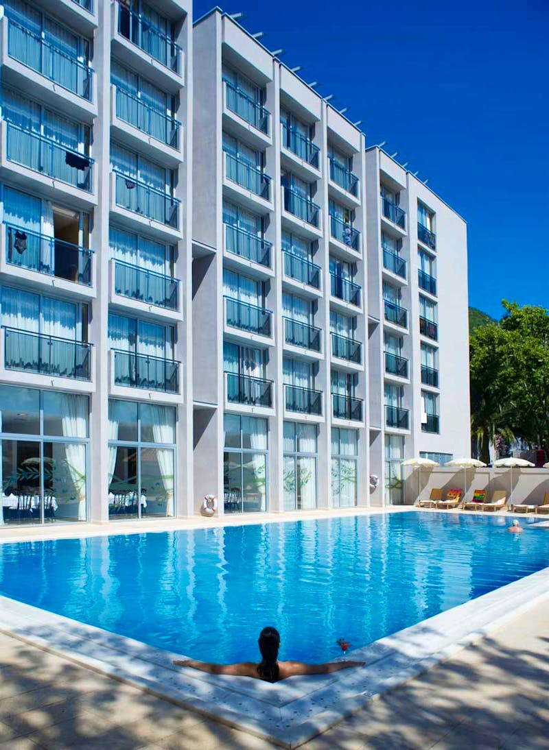 Außenpool Hotel Tara - ©Hotel Tara in Budva