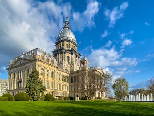 Capitol in Springfield &ndash; &copy; Randy Runtsch - stock.adobe.com