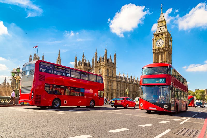 Big Ben, Westminster Brücke & Roter Doppeldecker in London - Großbritannien - ©Sergii Figurnyi - stock.adobe.com