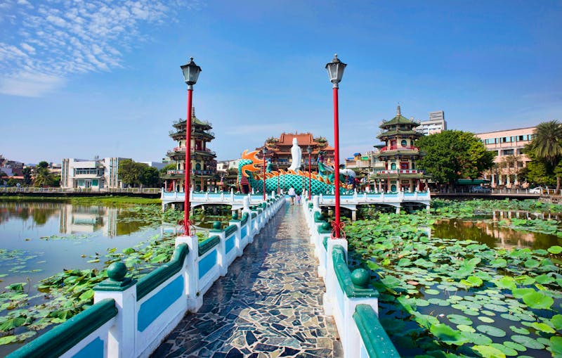 Lotus-See mit Drachen und Tiger Pagode in Kaohsiung - ©W.Scott McGill - stock.adobe.com