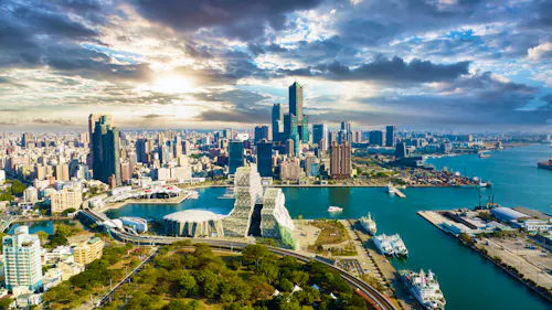 Hafenstadt Kaohsiung in Taiwan  &ndash; &copy; PPR109103 - stock.adobe.com