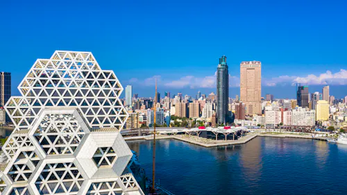 Hafenstadt Kaohsiung in Taiwan  &ndash; &copy; Kalyakan - stock.adobe.com