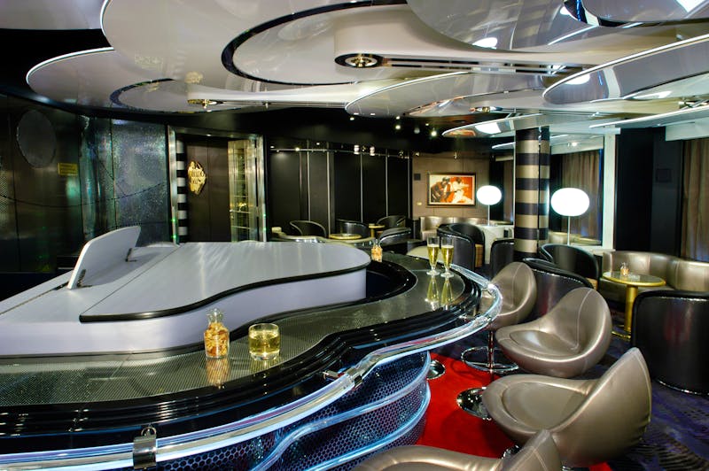 MS Oosterdam - Piano Bar - ©Holland American Line