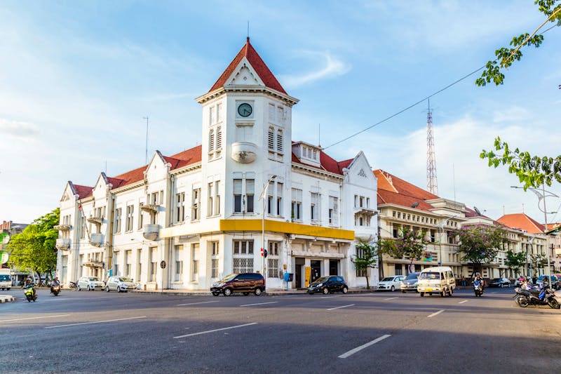 Typical Dutch colonial building  in Surabya  East Java   Indonesia - ©Hilda Weges - stock.adobe.com