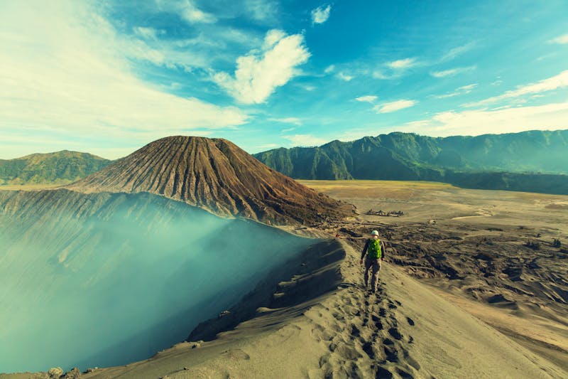 Wanderung am Vulkan im Bromo-Tengger-Semeru Nationalpark - ©Galyna Andrushko - stock.adobe.com