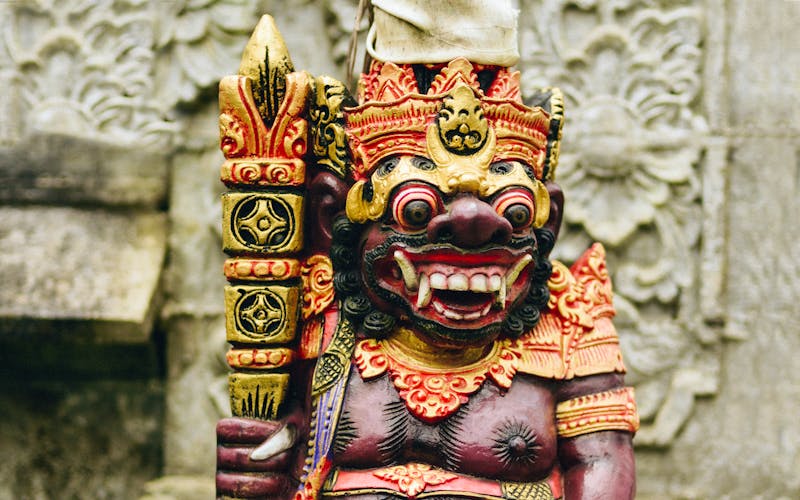 Balinesische Skulptur am Besakih Tempel - ©YARphotographer - stock.adobe.com