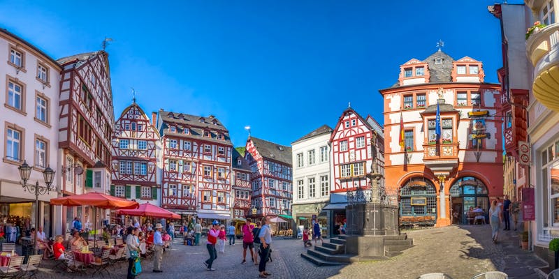 Marktplatz in der Altstadt von Bernkastel-Kues an der Mosel - ©Sina Ettmer - stock.adobe.com