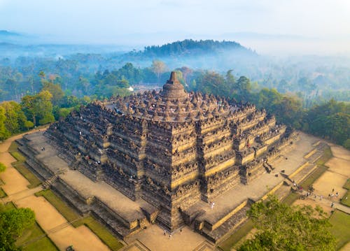 Borobodur Tempel auf der Insel Java - Indonesien &ndash; &copy; NEWTRAVELDREAMS - stock.adobe.com