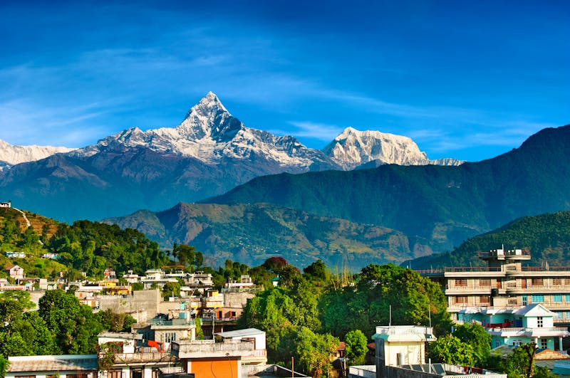 Pokhara und die Annapurna Bergkette im Himalaya - ©Dmitry Pichugin - stock.adobe.com