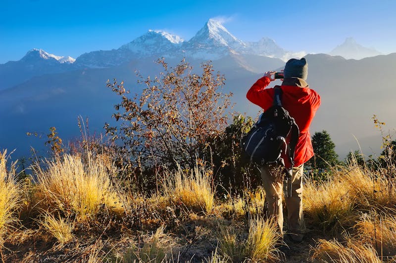 Sonnenaufgang über der Annapurna Bergkette bei Pokhara in Nepal - ©olmoroz - stock.adobe.com