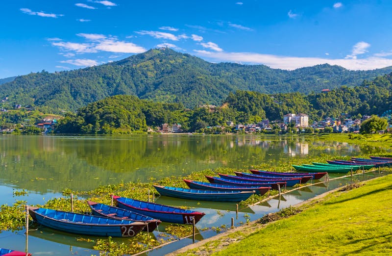 Bootsfahrt auf dem Phewa-See in Nepal - ©Jasper Neupane - stock.adobe.com